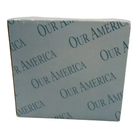 Yankee Candle Our America Large Jar Candle Topper Christmas Carol Singers Dog - Picture 14 of 16